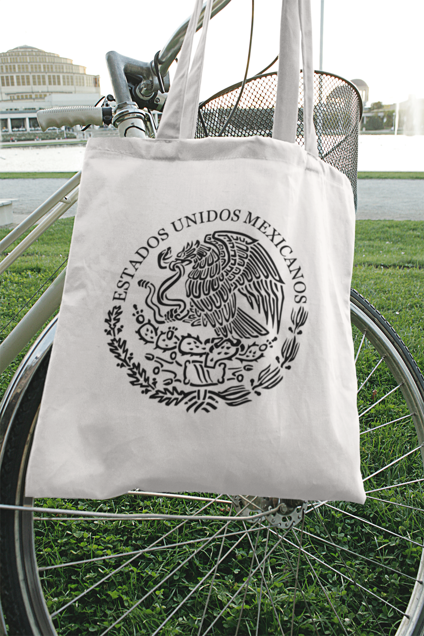 Mexico Escudo Tote outline